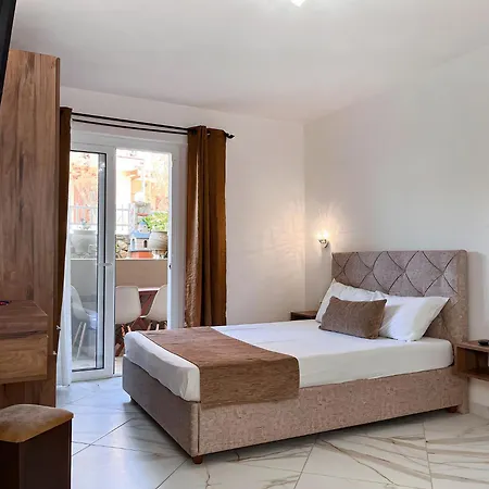 Apartment George Giov Sarti