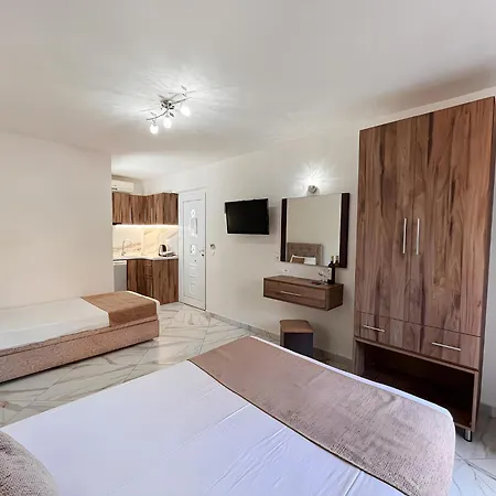 George Giov Apartment Sarti