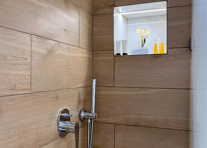 George Giov Apartament Sarti